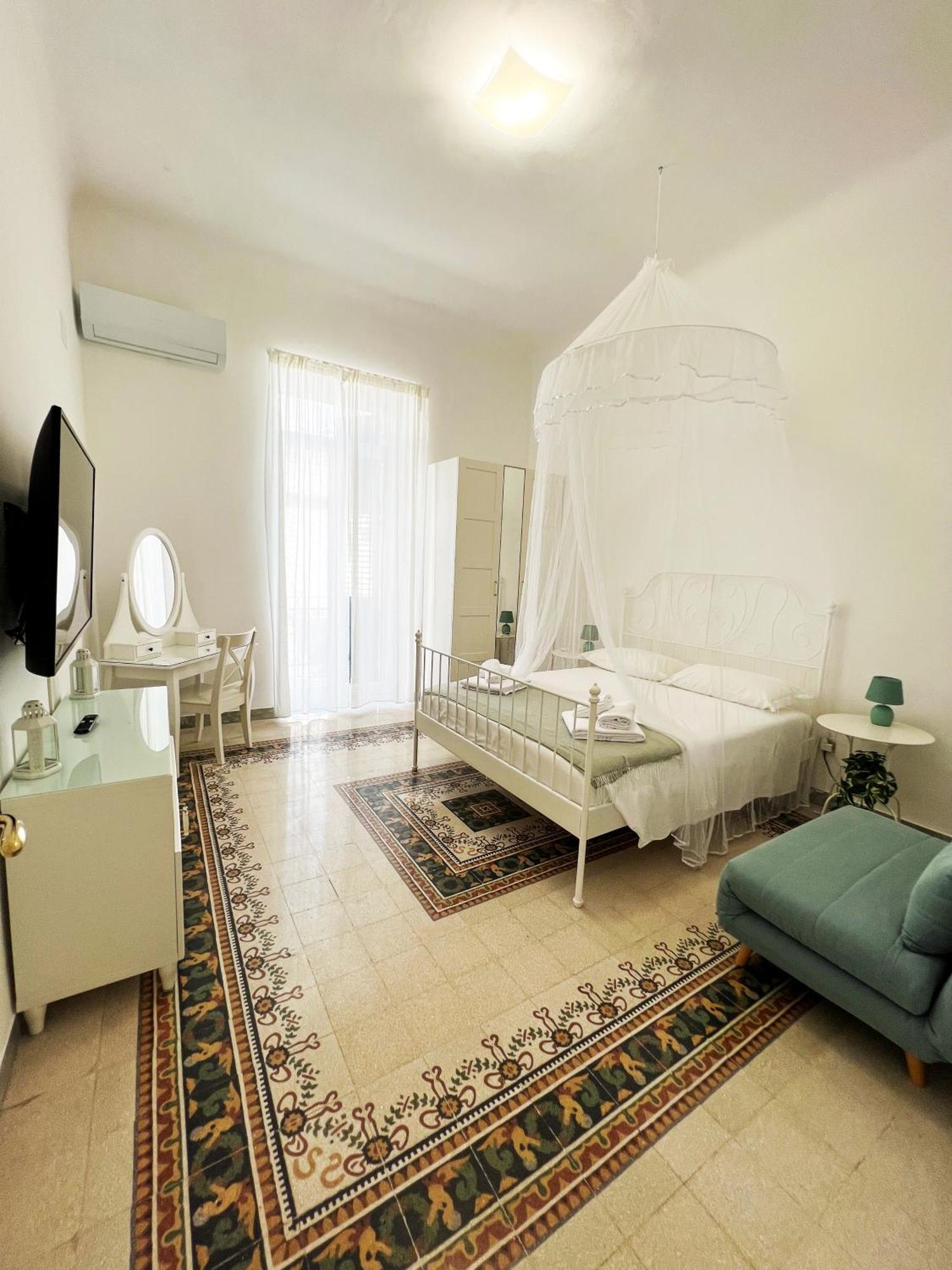 Bari Centro Harmony House Hotel Luaran gambar